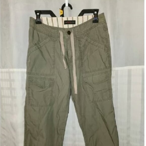 Size 3 Women's Capri Cargo Pants Side Pockets Drawstring Army Green - Picture 1 of 5